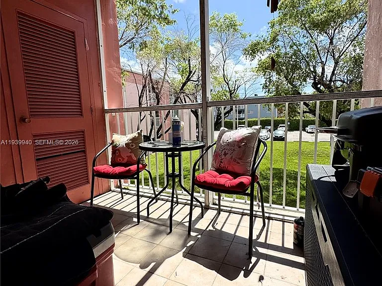 19729 SW 114th Ave #250 — Photo 10