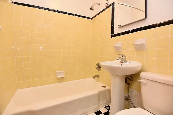 Rented by Bohemia Realty Group | media 6