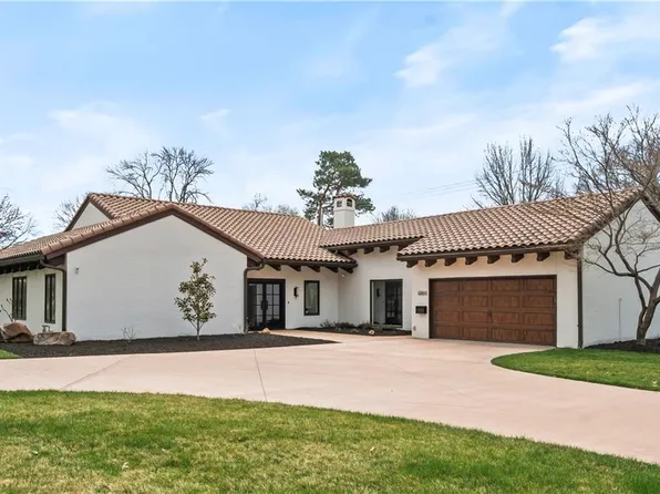 6801 Belinder Ave, Mission Hills, KS 66208