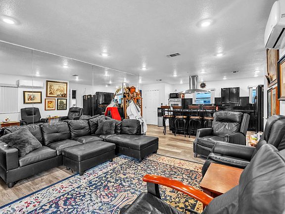 4th image of 3408 Barrington Rd