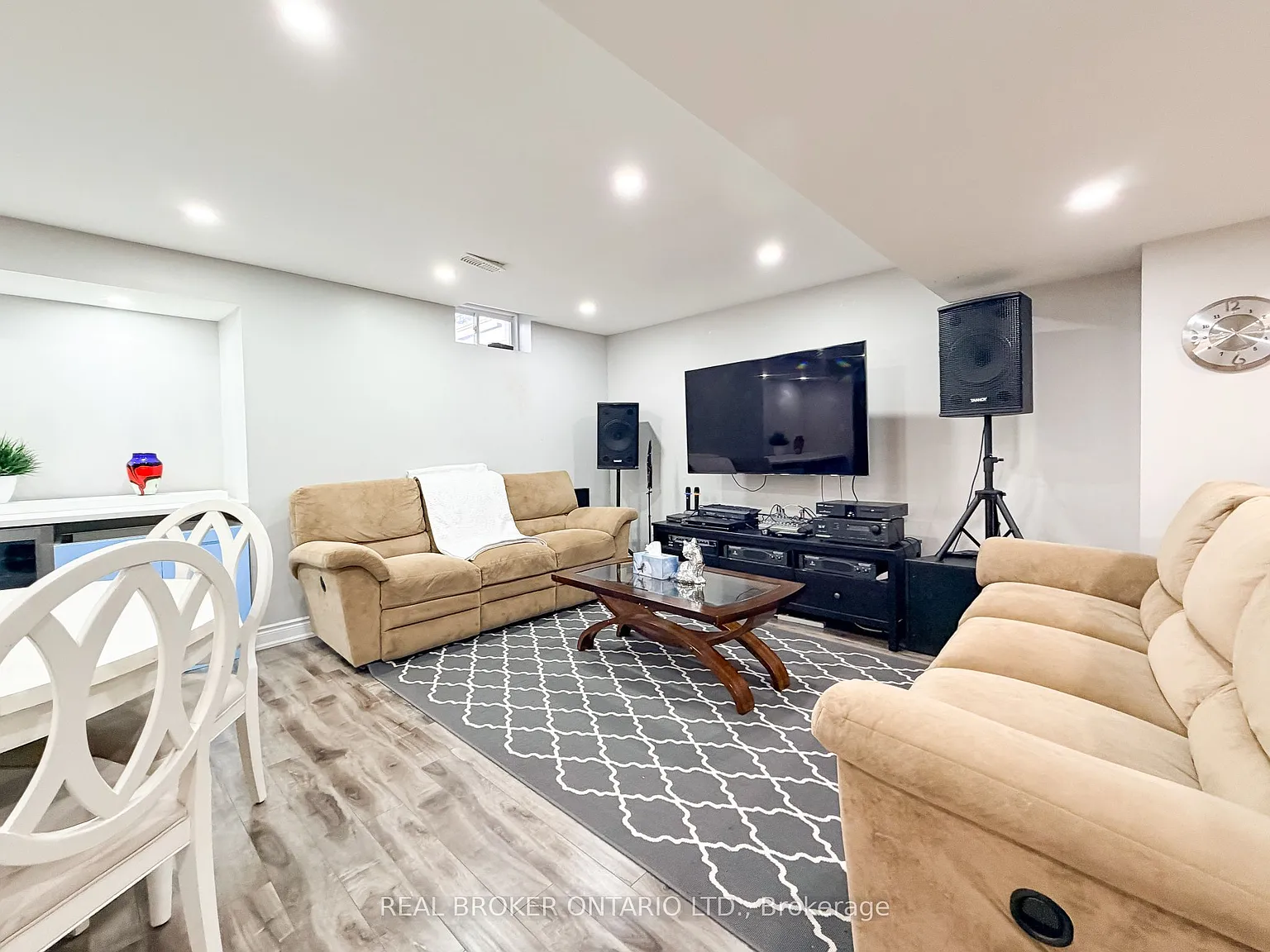 2 bed, $2,200 — Photo 3
