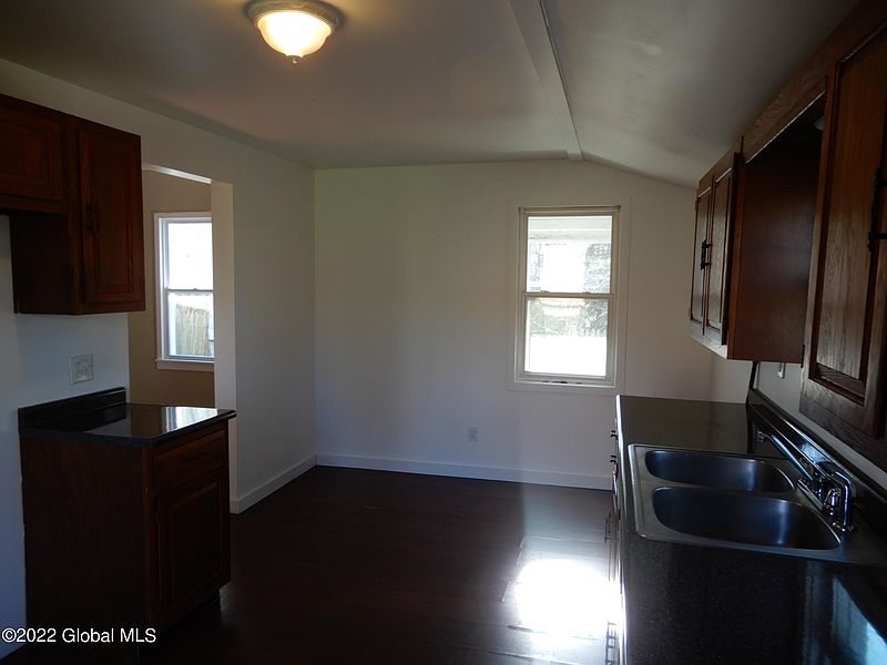 5th image of 11 Northern Drive