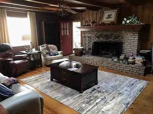 3 bed, 2.5 bath, 2486 sqft, $2,500 — Photo 2