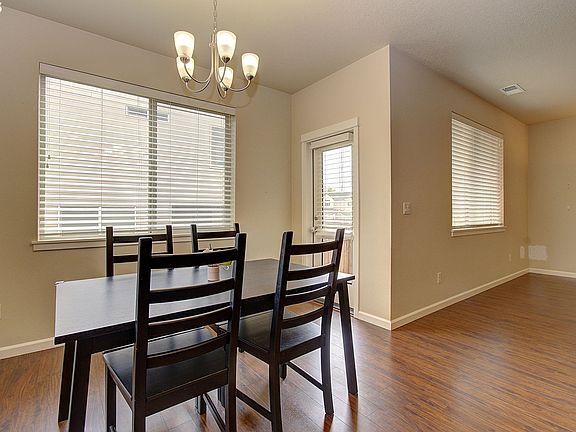 5th image of 3026 NE 74th St
