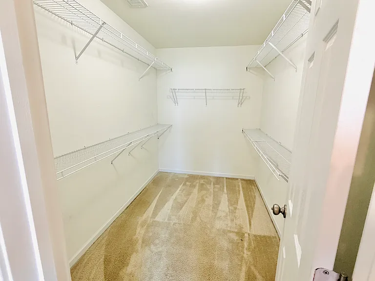312 Ashmore Ln — Photo 12