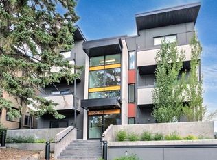 3826 Parkhill Pl SW #102, Calgary, AB T2S 2W7