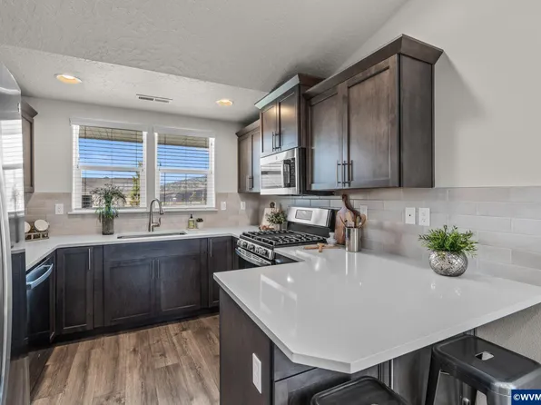 3182 S 13th St, Lebanon, OR 97355