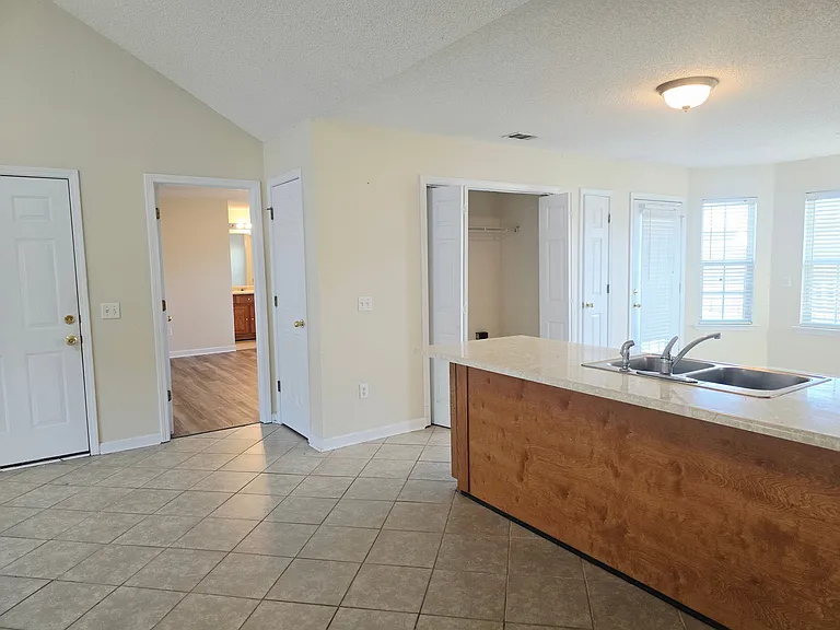 111 Quarterhorse Dr — Photo 12