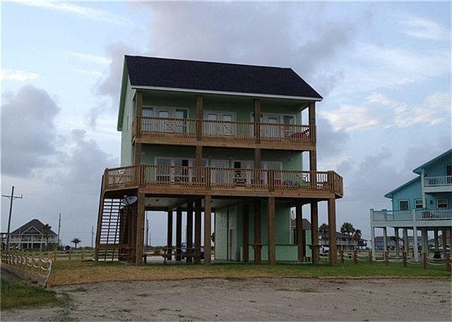 1st image of 3012 Copacabana Dr