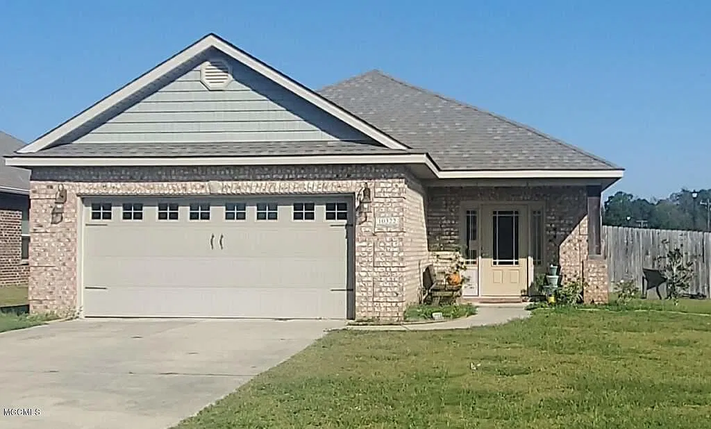 3 bed, 2.0 bath, 1463 sqft, $1,800 — Photo 1