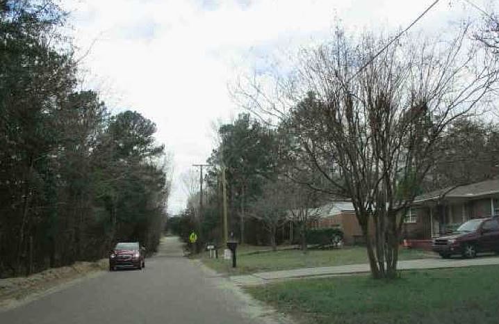 2nd image of 2631 Haynes Ln