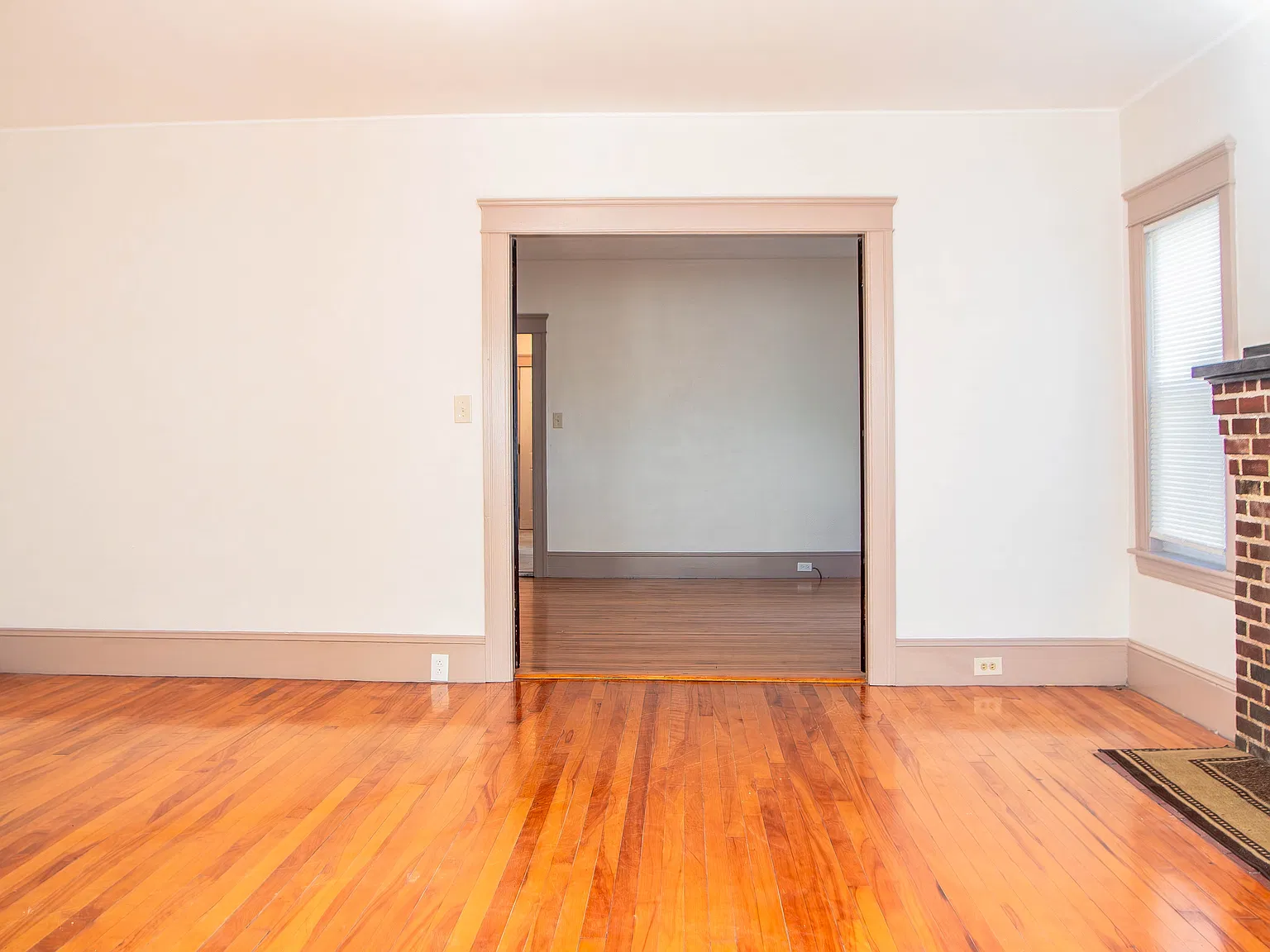 3 bed, 1320 sqft, $2,300 — Photo 3