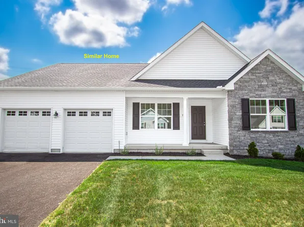332 Valley View Cir #137, York, PA 17408