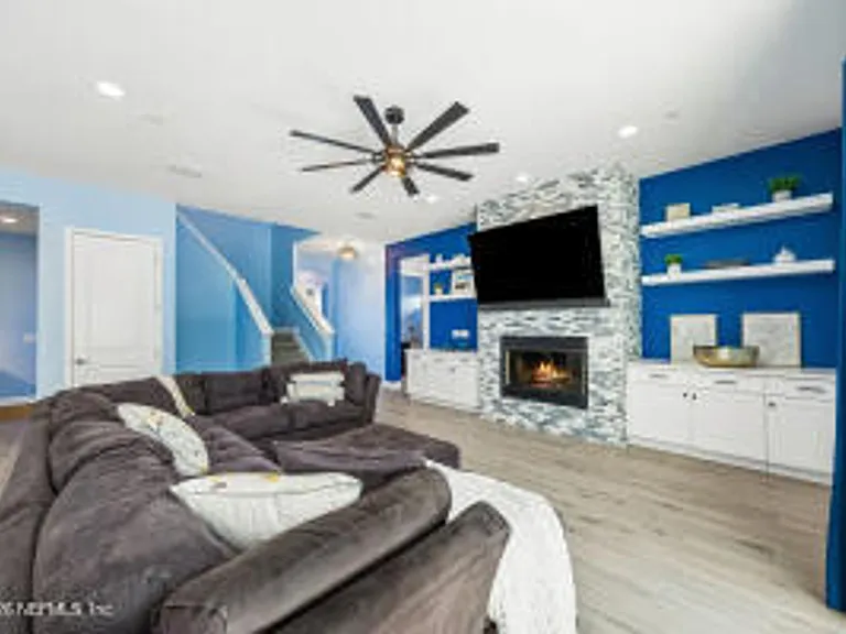 436 Tortola Way — Photo 17