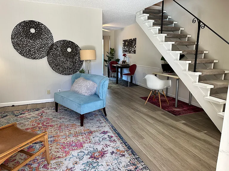 Creekside Dr — Photo 5