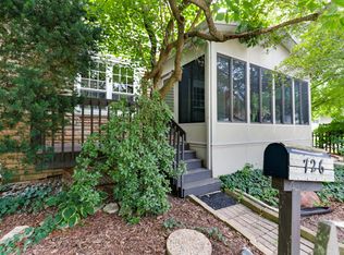 726 S Clayton St, Bloomington, IL
