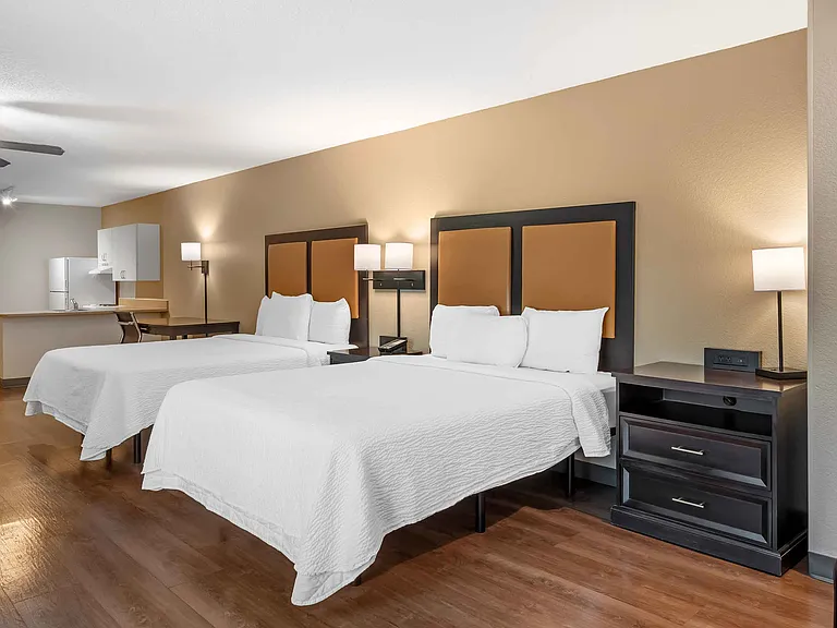 Studio Suite - 2 Queen Beds