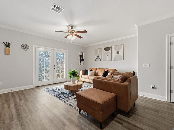 3rd image of 12 Townhouse Cv