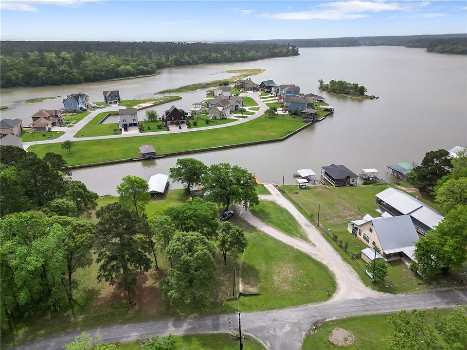 1st image of 26 Holly Ln
