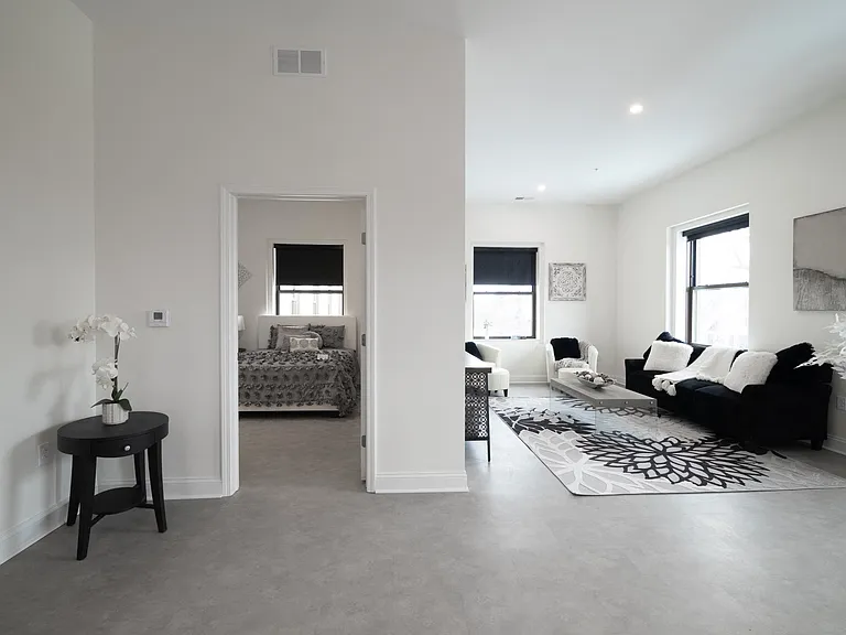 Annex Apartments — Photo 17