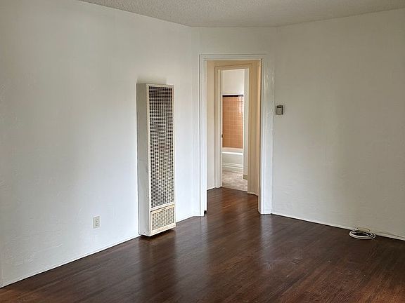 5th image of 3039 Landis St