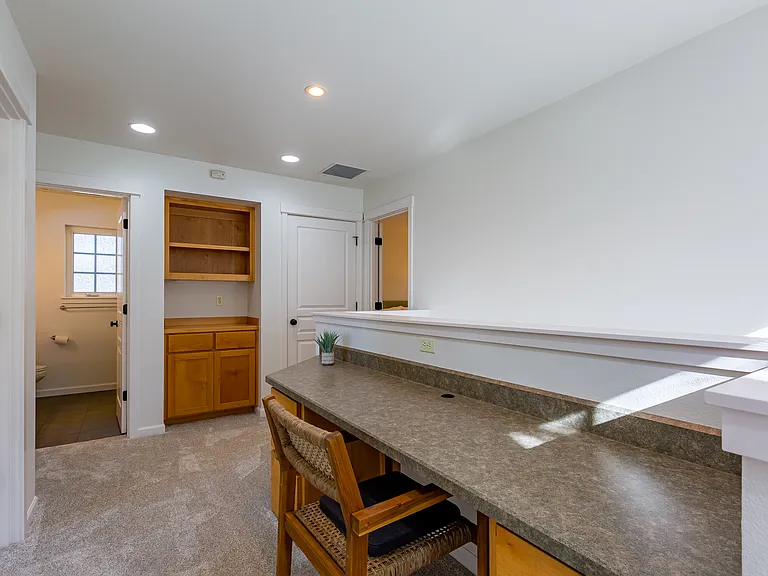 1378 NW Mount Washington Dr — Photo 13