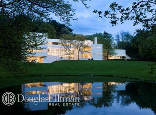 73 Bacon Rd, Old Westbury, NY 11568