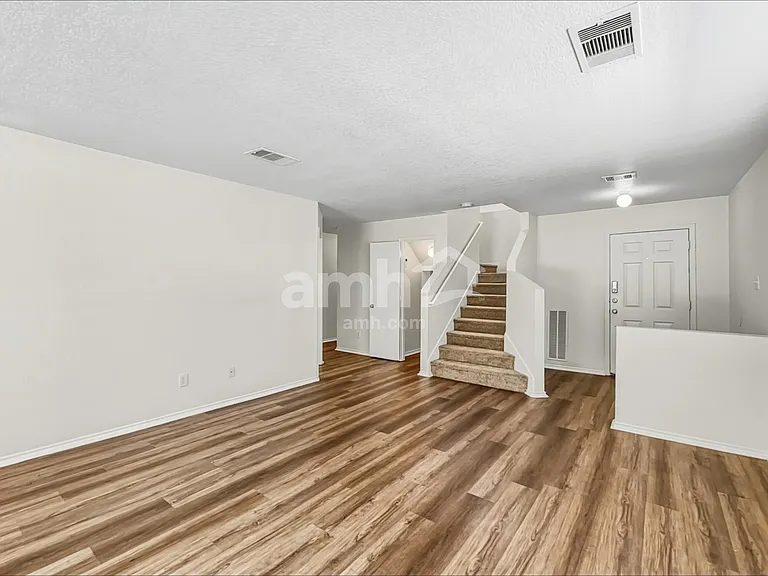 10055 Sungate Park — Photo 6