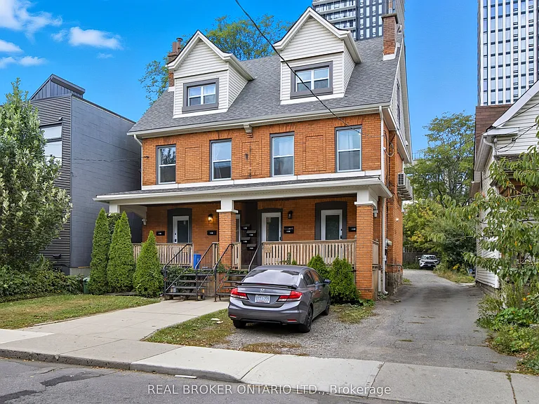 113 Catharine St N #1 — Photo 16