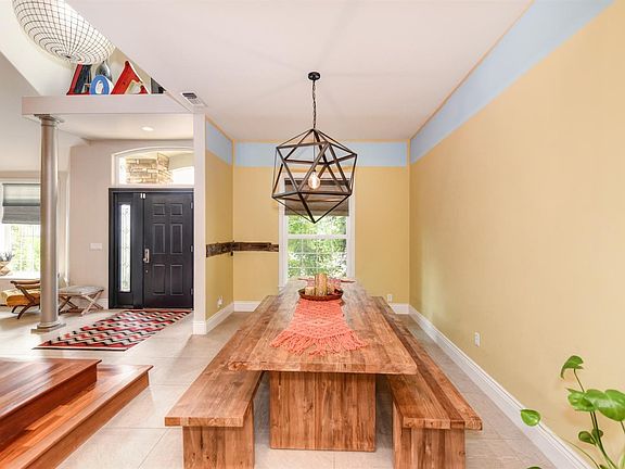 5th image of 2415 Saint Andrews Dr