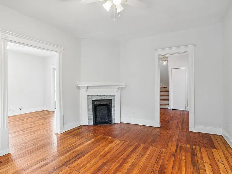 3213 Lexington Ave — Photo 4