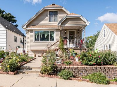 3829 South Arctic Ave, St Francis, WI, 53235