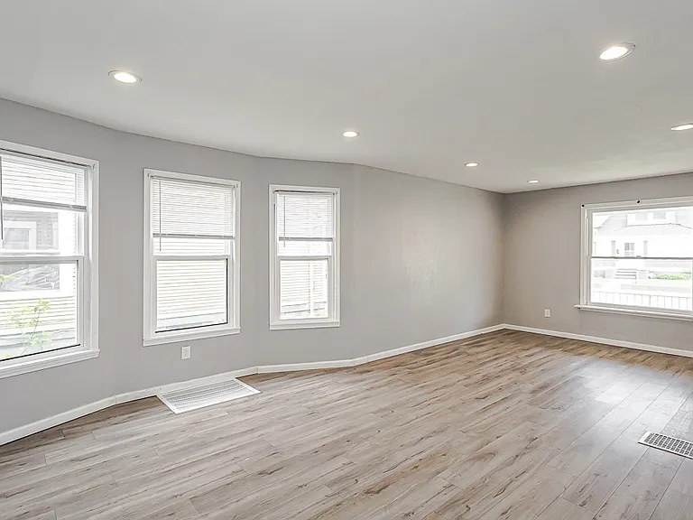 315 Eastern Ave — Photo 13