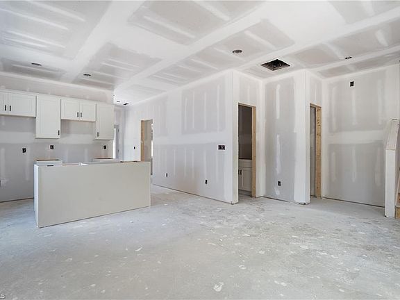 4th image of 2619 Urban St