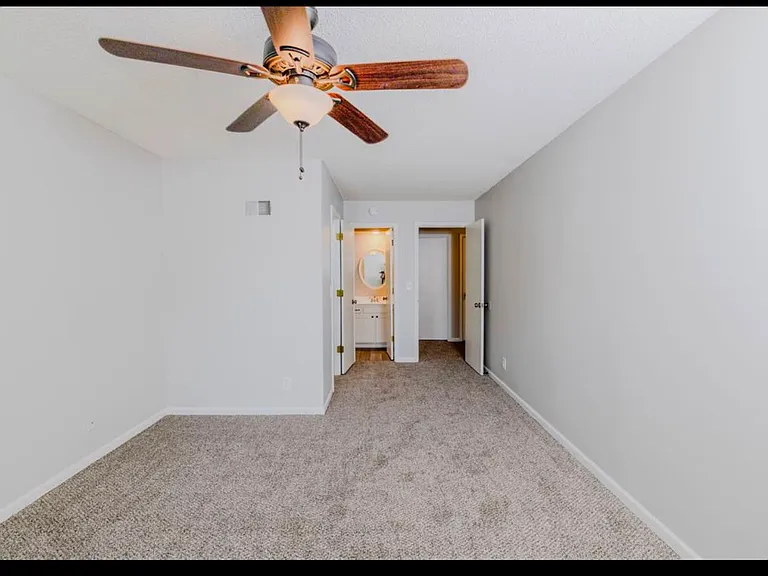 6809 W 149th Ter — Photo 10