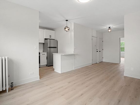 5th image of 6254 N Whipple St #3035-3