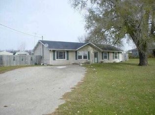 665 E Wendell Jacob Ave, Angola, IN