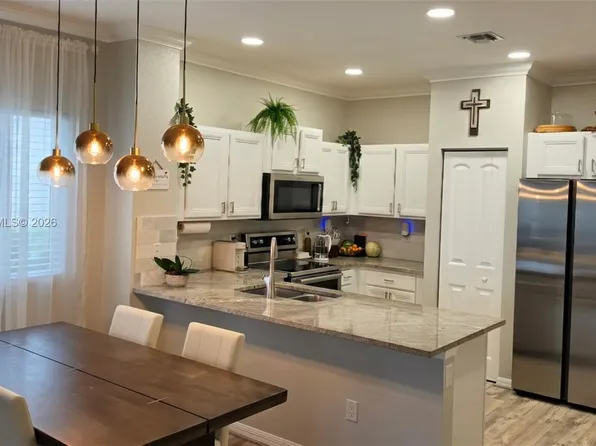 1127 Vermilion Dr, Lake Worth, FL 33461
