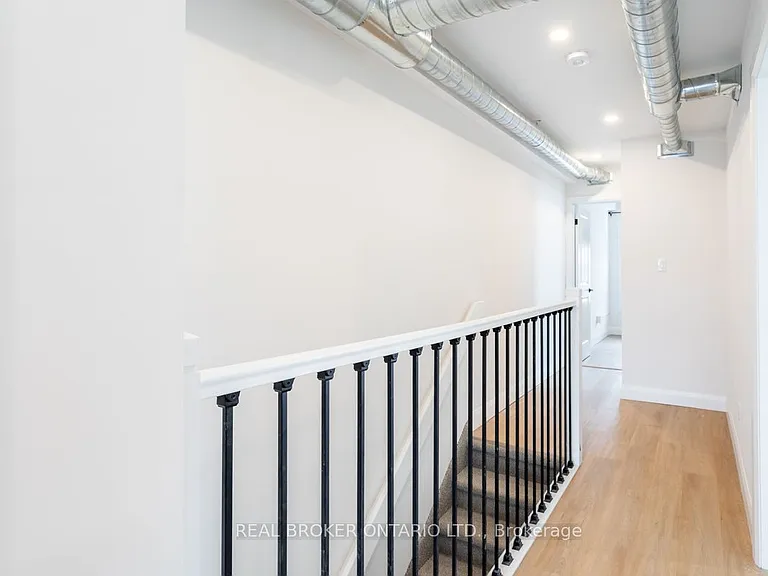115 Catharine St N #2 — Photo 3