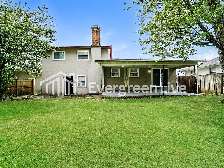 2644 Queensway Dr — Photo 14