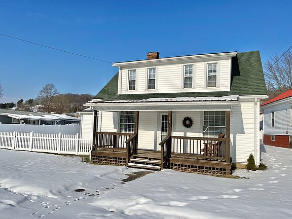 4th image of 221 Brownlow Ave