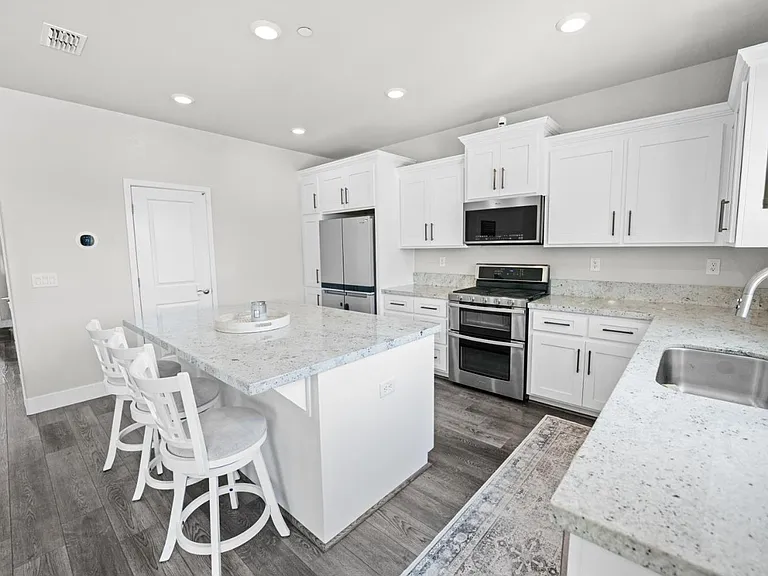 499 Red Sand Ct — Photo 3