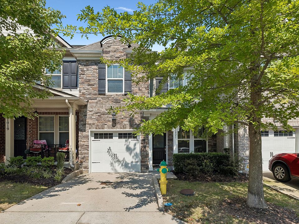 1st image of 1021 Livingstone Ln