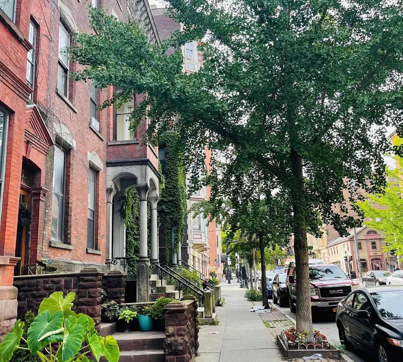 340 State St — Photo 1
