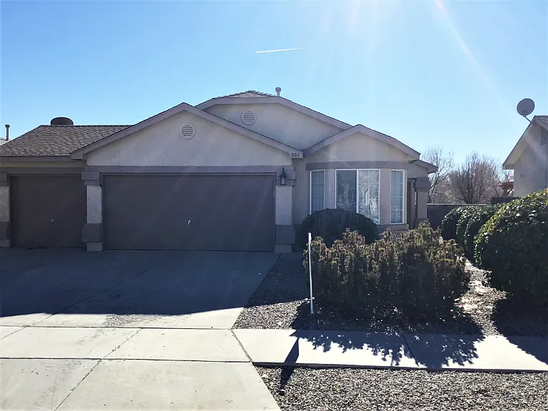804 Ocate Meadows Dr NE — Photo 1