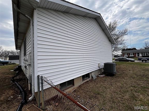4th image of 319 Richmond Dr