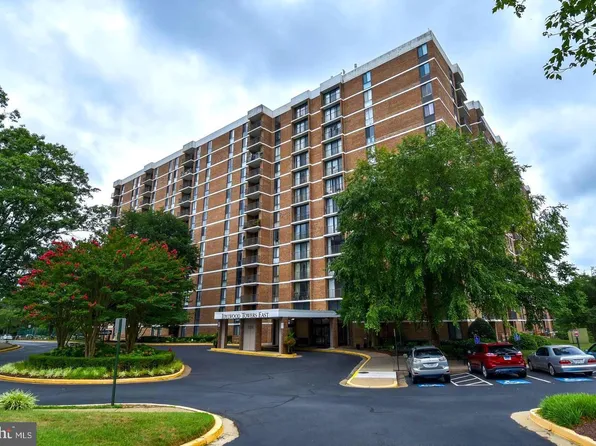 2311 Pimmit Dr APT 105, Falls Church, VA 22043