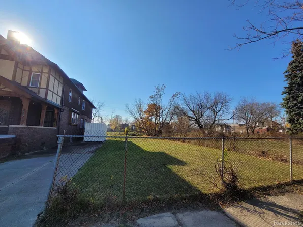 1533 Bewick St, Detroit, MI 48214