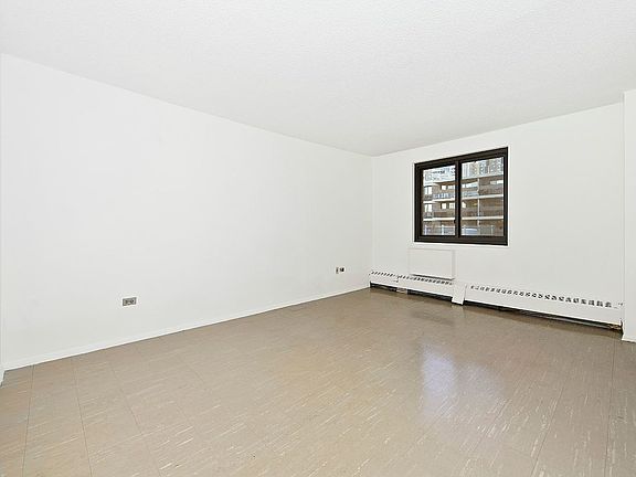 3rd image of 299 Pearl St APT 5J