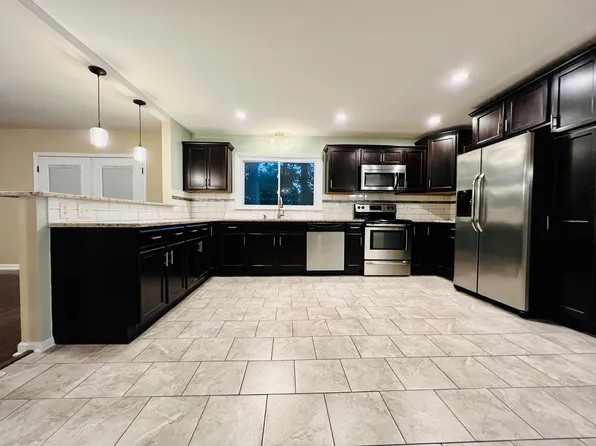 3 Yulee Ct, Hampton, VA 23669